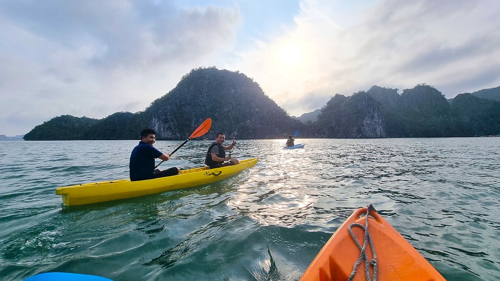 Slow Travel Adventures in Vietnam: Rediscover the Joy of the Journey 1 Slow Travel Beyond Tourism