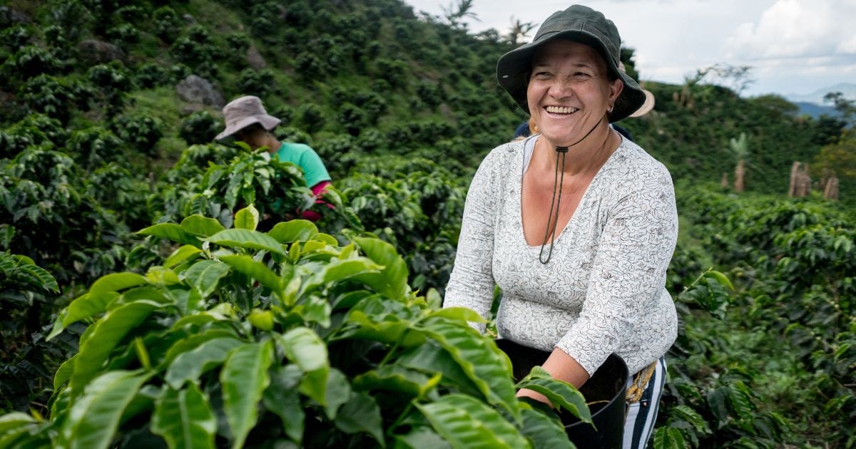 Beyond the selfie: What Happens When We Stop Performing and Start Connecting? 4 meaningful travel Beyond Tourism